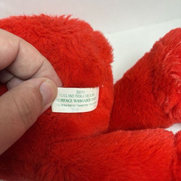 Wow! Sesame Street Toss and Tickle Me Elmo Talks and Wiggles 1997 - Working - Picture 9 of 9